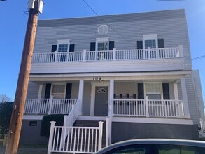 Building Photo - Adorable 1 Bedroom Near Downtown Greensboro