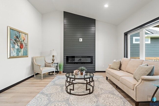 Building Photo - 1109 S Foss Ave