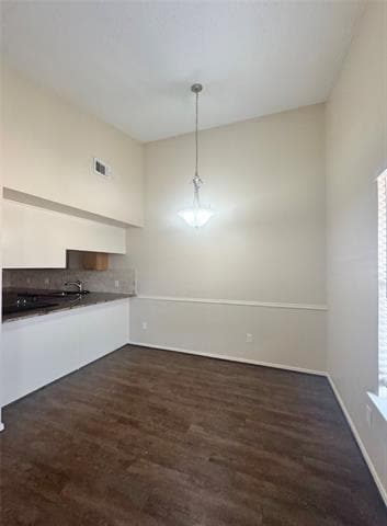 Building Photo - 1114 Suburban St