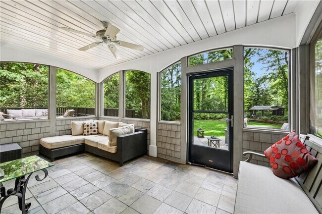 Building Photo - 1130 Angelo Ct NE