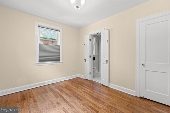 Building Photo - 16 E Braddock Rd