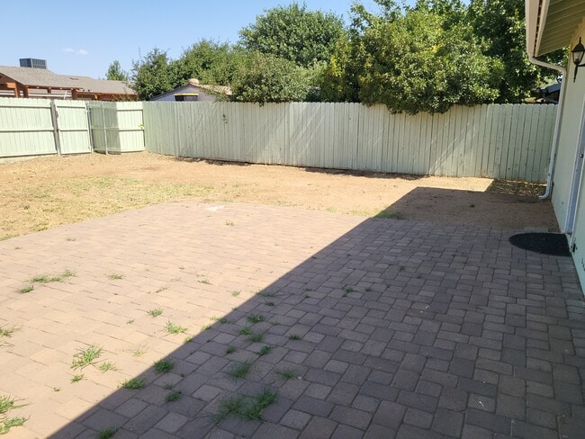 Building Photo - 3620 N Treasure Dr