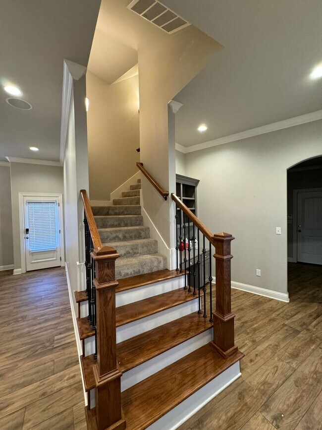 Building Photo - Gated Community close to Barksdale Air Force Base...