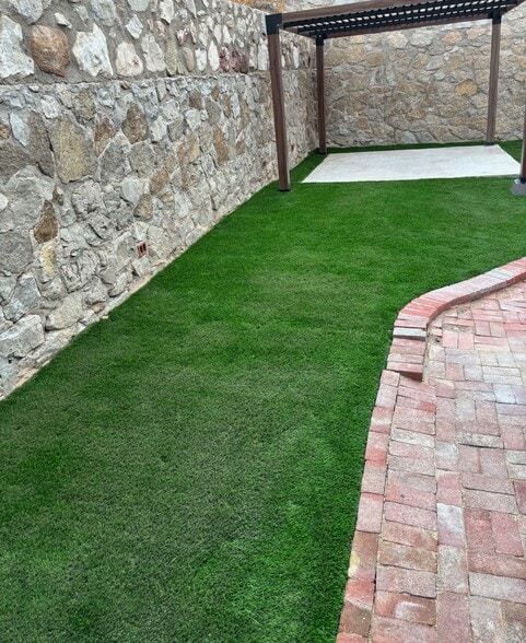 Building Photo - 2924 Piedmont Dr