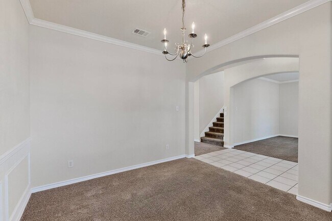 Building Photo - Spacious & Stylish Home in Quail Run-North...