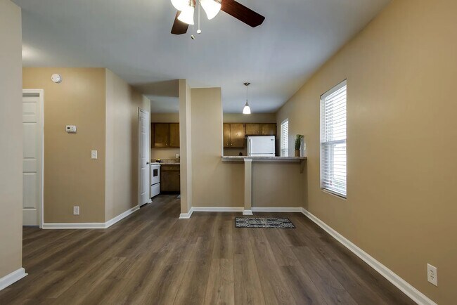 Building Photo - 2936 Torbett St