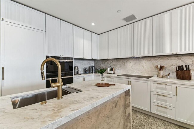 Building Photo - 3101 Bayshore Blvd