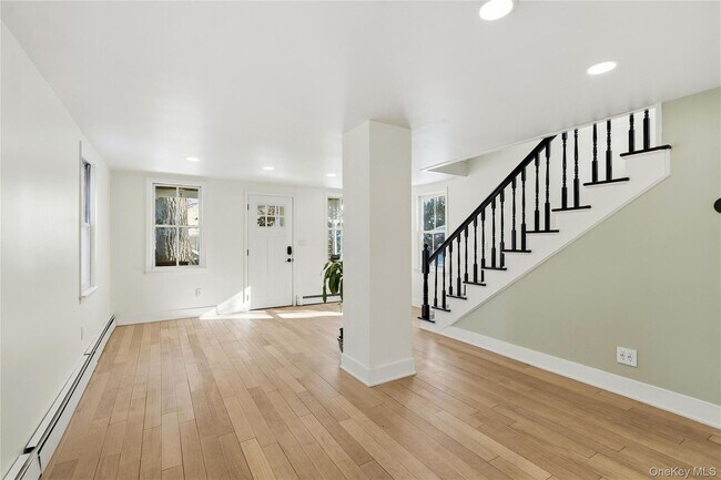 Building Photo - 15 Hicks St