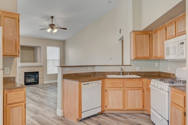 Building Photo - 10550 W Alexander Rd