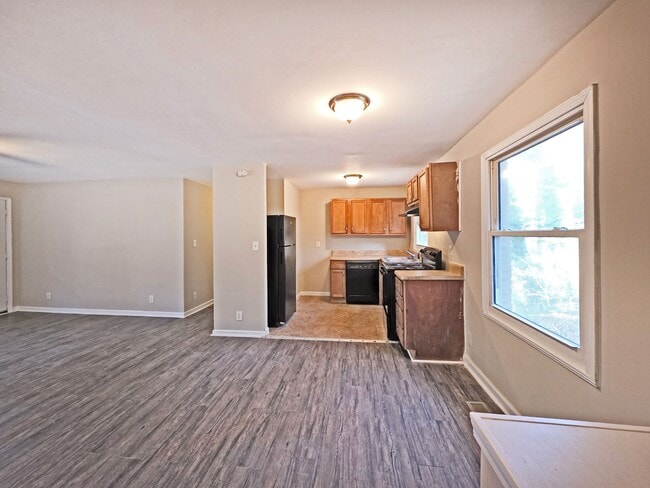 Building Photo - 2332 Baywood Dr SE