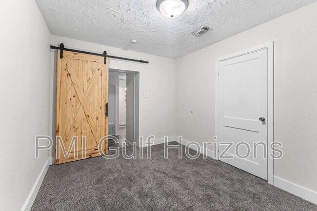 Building Photo - 620 Prichard Ave