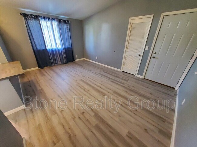 Building Photo - 3792 E Beulah Ave