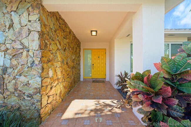 Building Photo - 9515 SW 118th Ct