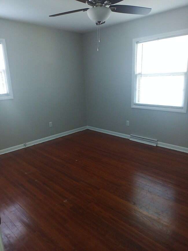 Building Photo - 3107 Goodall Dr
