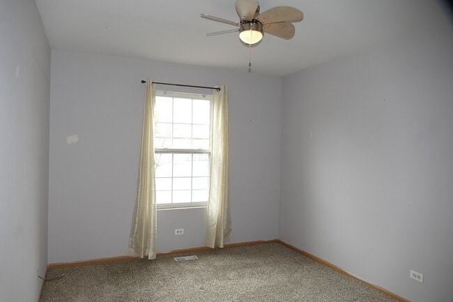 Building Photo - 205 Springbrook Trail S