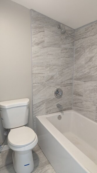 Building Photo - 4107 Flora Ave