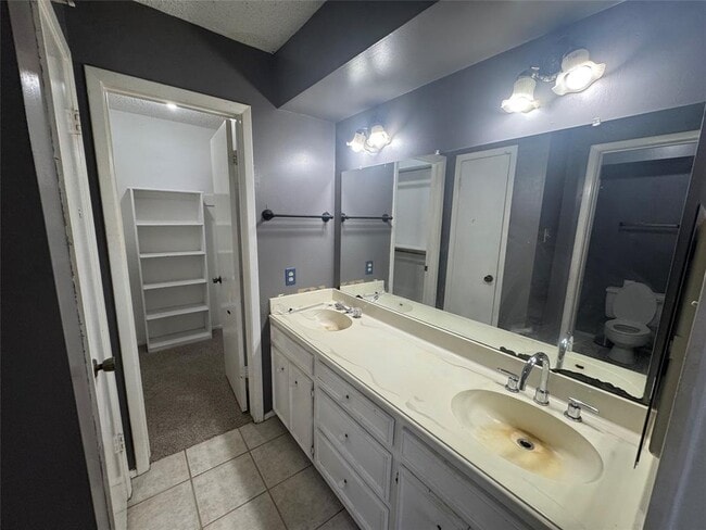 Building Photo - 5842 Sampley Way
