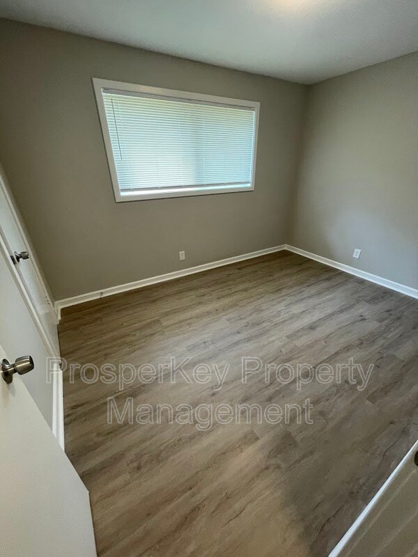 Building Photo - 4905 Wellborn Dr