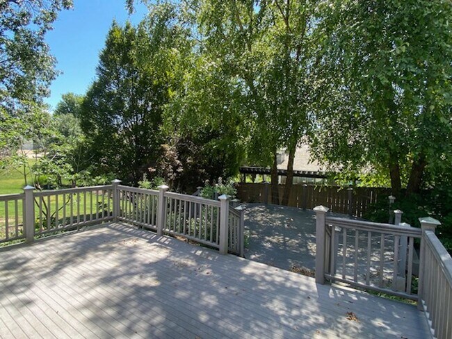 Building Photo - Gorgeous Home In Pinnacle Country Club!