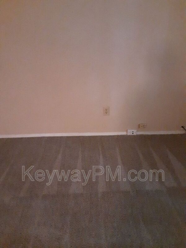 Building Photo - 4589 Hickory Dr