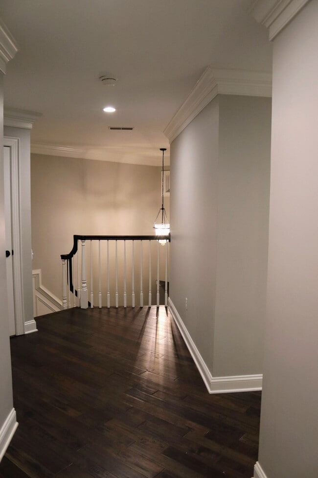 Building Photo - 16844 Panorama Dr