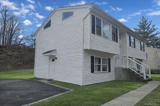 Building Photo - 5 Church St