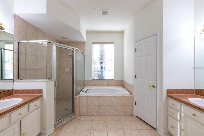 Building Photo - 7209 Colonial Lake Dr