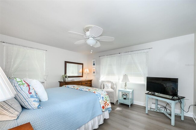Building Photo - 330 Harvey St