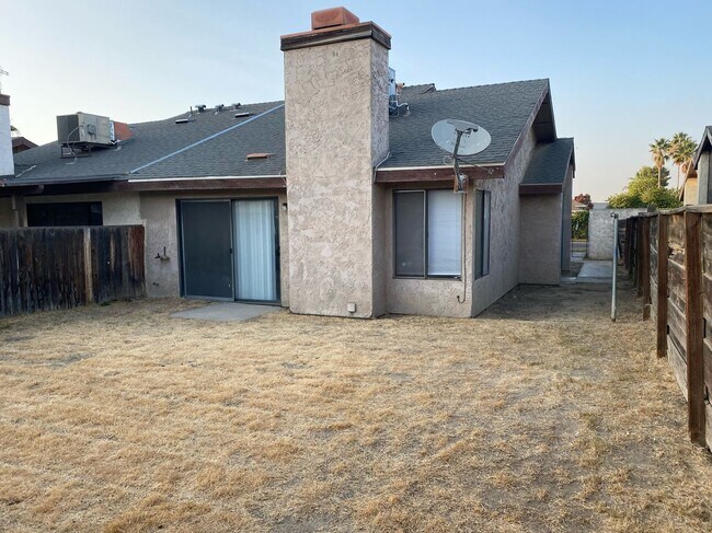 Building Photo - 803 E Prospect Ave