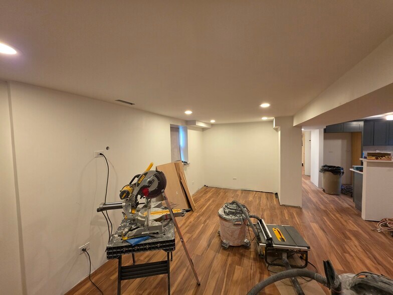 Building Photo - 4700 W 21st St