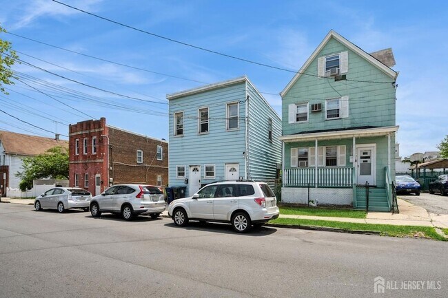 Building Photo - 309 Hall Ave