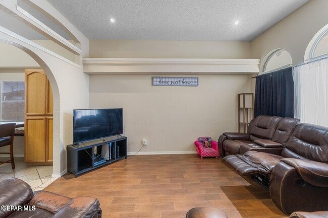 Building Photo - 2297 Lisa Sherr St