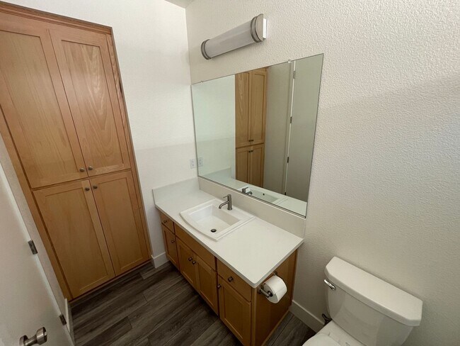 Building Photo - Chico Home for rent, 3 bed 2 bath, garage,...