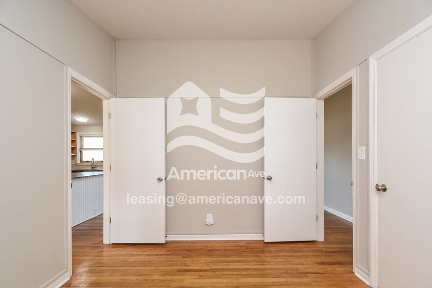 Building Photo - 741 Moriston Rd