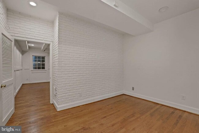 Building Photo - 4925 Weaver Terrace NW