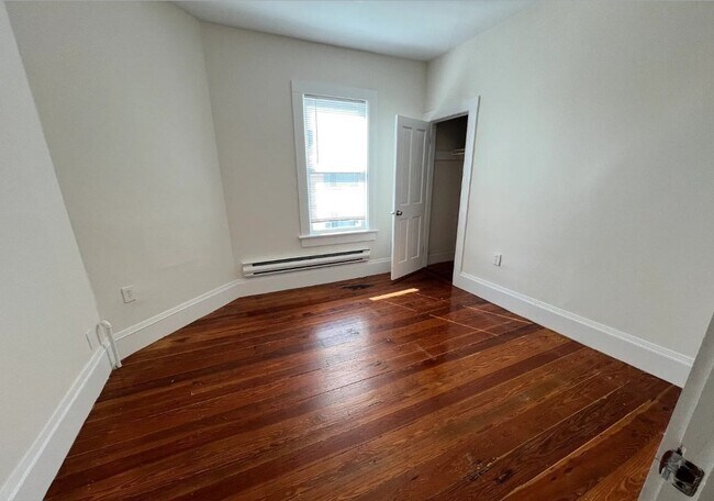 Building Photo - 27 Buttonwood St