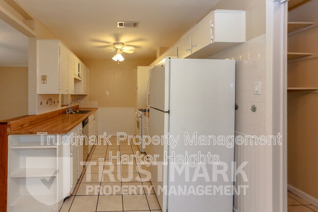 Building Photo - 417 Cottonwood Dr
