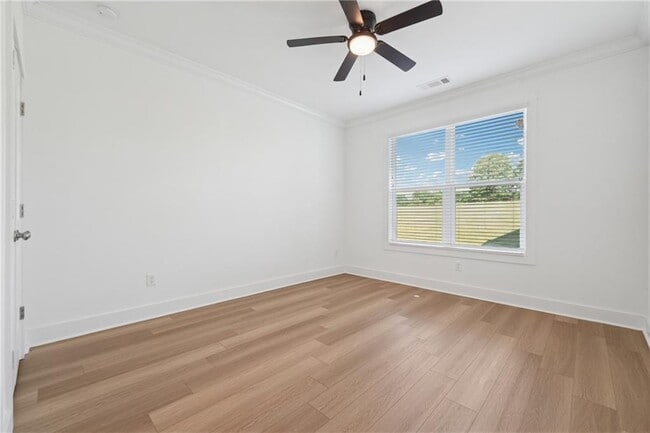 Building Photo - 2049 Chestnut Oak Trl