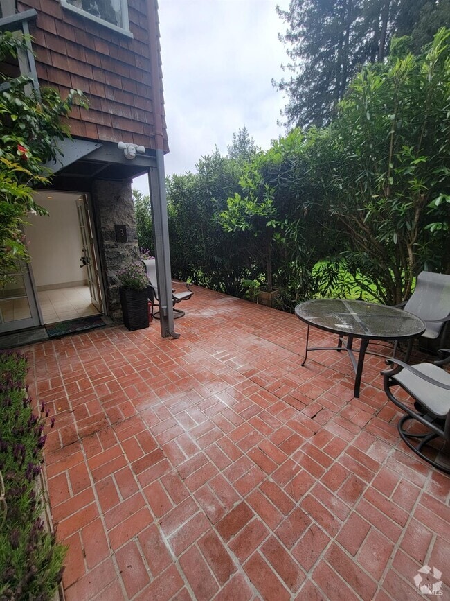 Building Photo - 346 Corte Madera Ave