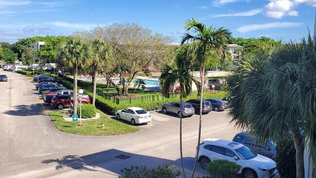 Building Photo - 3401 Bimini Ln