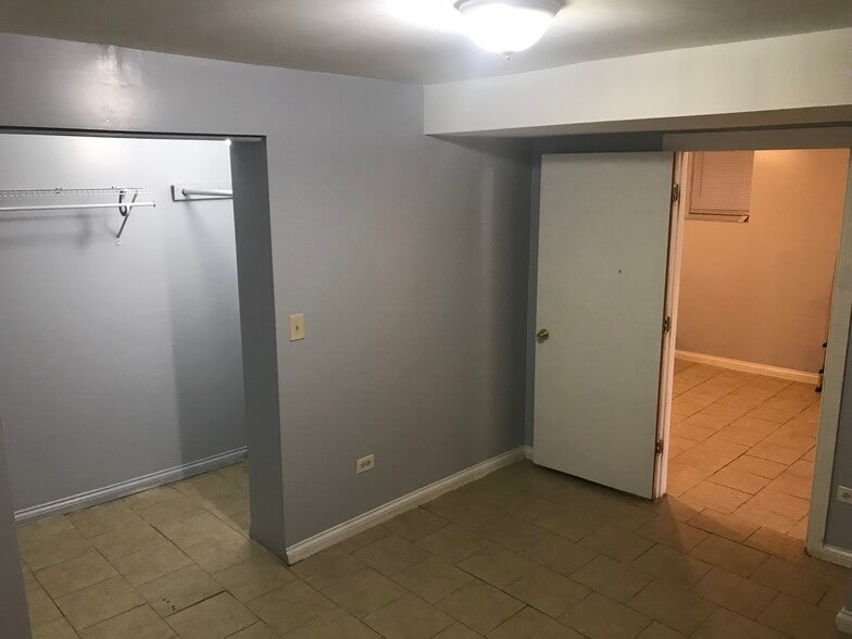 Building Photo - 6117 S Vernon Ave