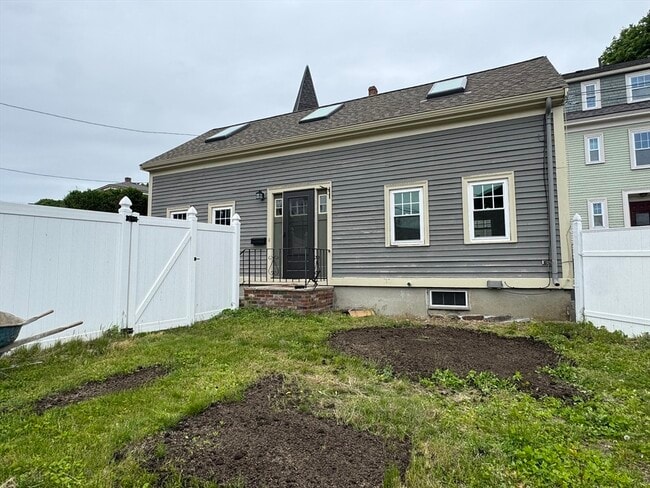 Building Photo - 13 Lovett St