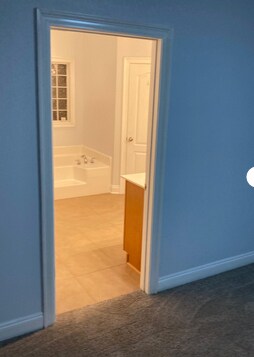 Building Photo - 6958 Summerset Dr