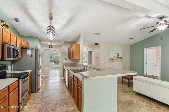 Building Photo - 14018 Fish Eagle Dr E