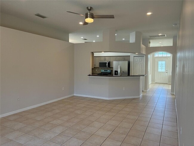 Building Photo - 31318 Heatherstone Dr