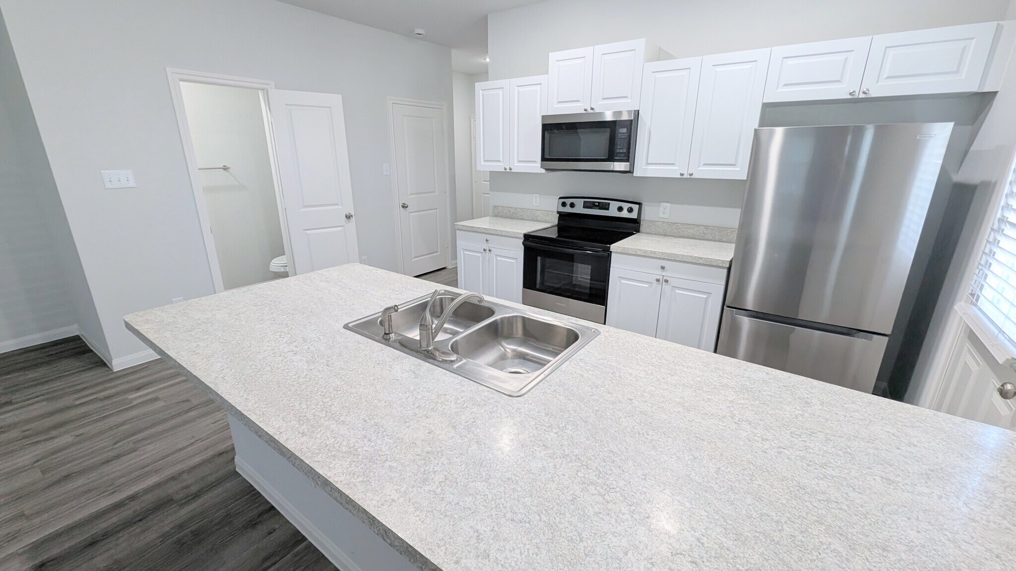 Plenty of counter space in this kitchen. - 13218 HP Johnson St