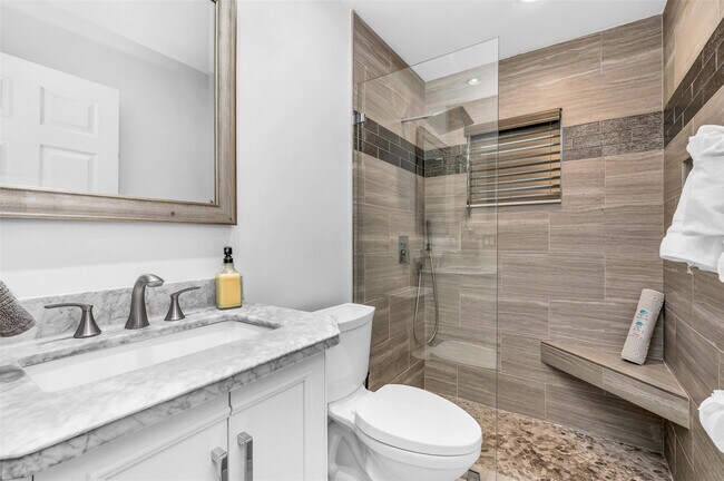 Building Photo - 7641 W Country Club Blvd