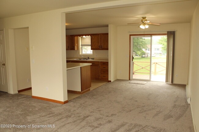 Building Photo - 15 Jeanne Dr