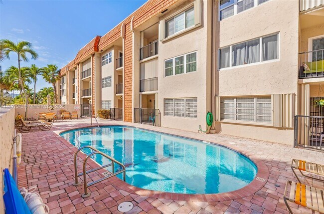 Building Photo - 4143 N Ocean Blvd