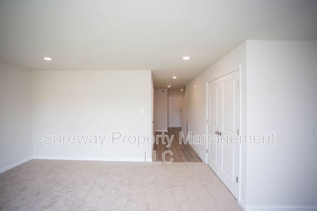 Building Photo - 234 Macoun Way